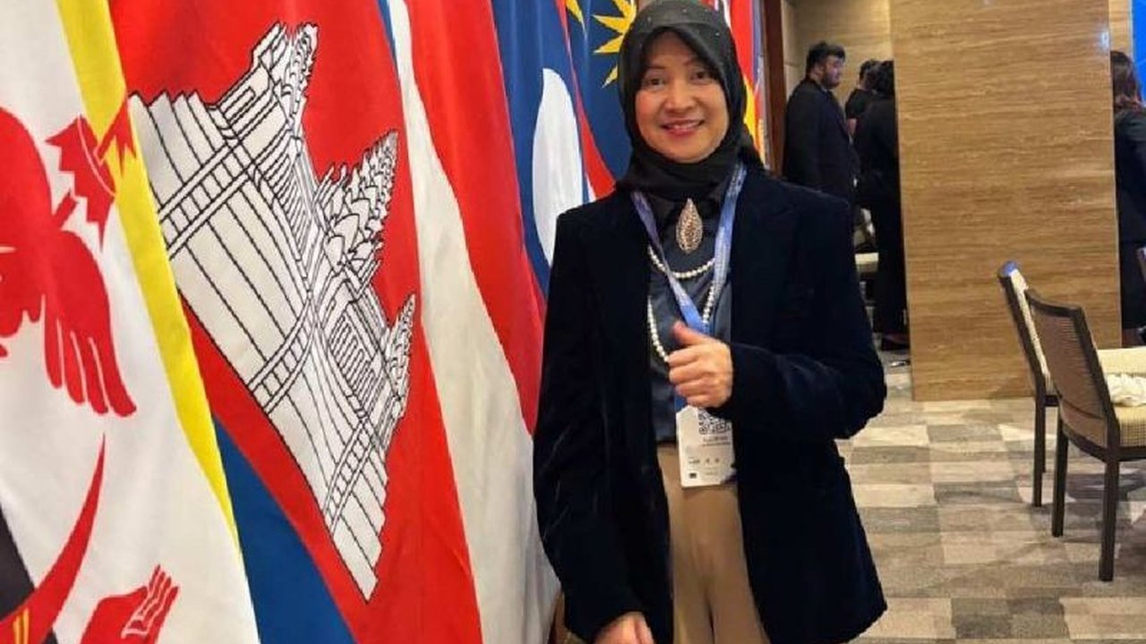 Prof. Fatma Lestari dari UI menekankan Program Makan Bergizi Gratis adalah langkah besar, namun keamanan pangan krusial untuk melahirkan generasi kuat dan cerdas.