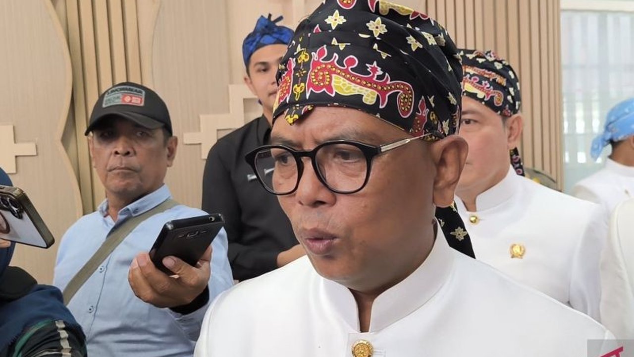 Gubernur Banten Andra Soni menyatakan kasus Cesium-137 berdampak pada investasi Banten. Koordinasi intensif dilakukan untuk melokalisir efek dan menjaga stabilitas ekonomi daerah.