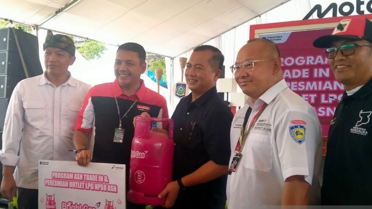 Pemerintah Provinsi NTB resmi meluncurkan program Elpiji Nonsubsidi ASN NTB, mewajibkan PNS beralih dari subsidi 3 kg. Inisiatif ini diharapkan menjadi contoh nasional, benarkah?