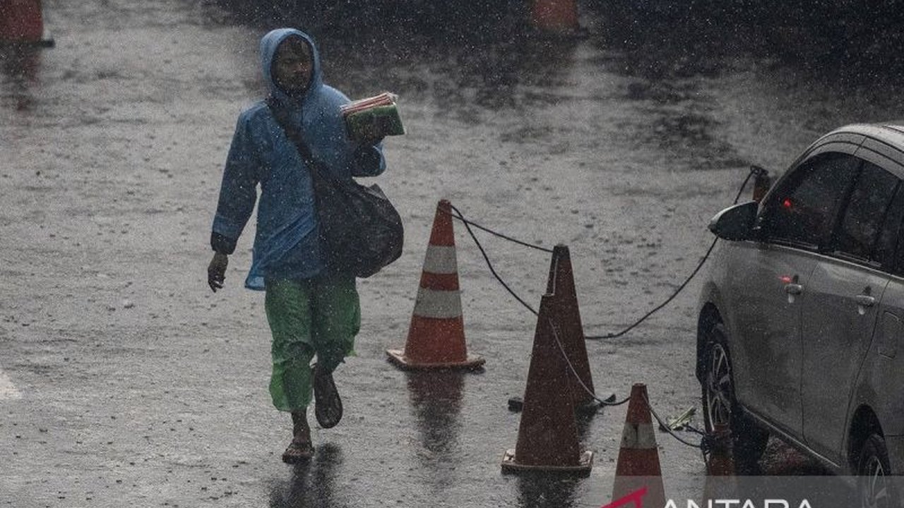 Badan Meteorologi, Klimatologi, dan Geofisika (BMKG) merilis prakiraan cuaca Jakarta hari Minggu, sebagian wilayah berpotensi hujan ringan siang hari. Simak detail lengkapnya!