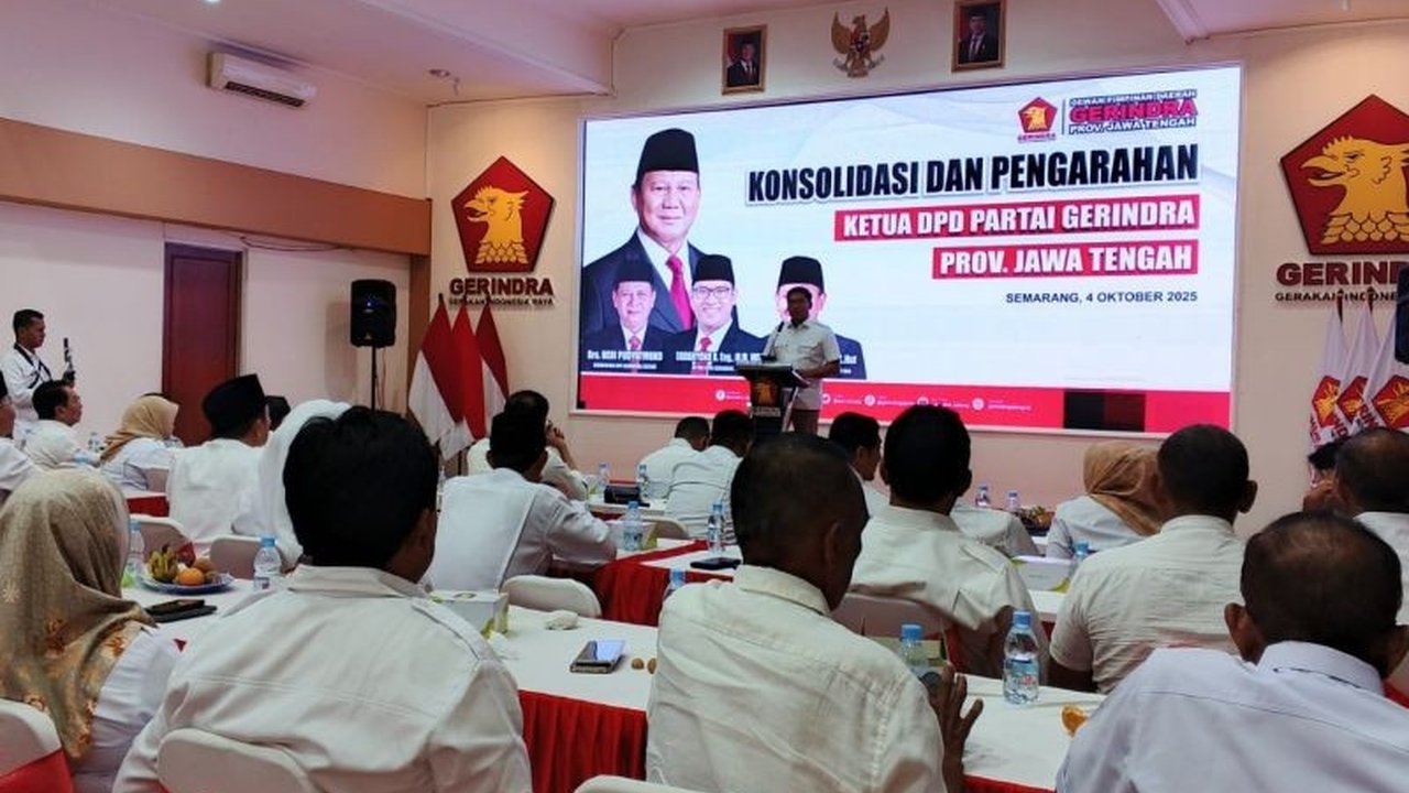 DPD Gerindra Jateng menginstruksikan puluhan kepala daerah kader partai untuk sukseskan program Prabowo Subianto, termasuk makan bergizi gratis. Simak detail prioritasnya!