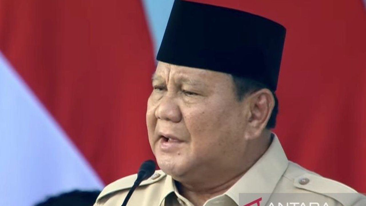 Presiden Prabowo Subianto tegaskan Kepemimpinan TNI harus diisi figur terbaik, bukan hanya senioritas. Apa dampak kebijakan baru ini bagi masa depan militer Indonesia?