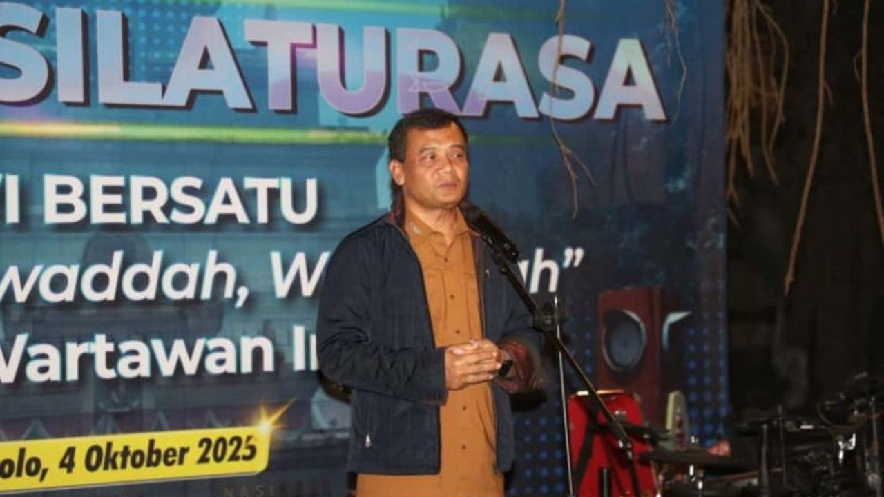 Gubernur Jateng Ahmad Luthfi menekankan peran pers yang krusial dalam pembangunan daerah dan pengawasan pemerintahan. Simak bagaimana pers menjadi pilar kolaborasi dan edukasi, disampaikan di kota bersejarah bagi PWI.