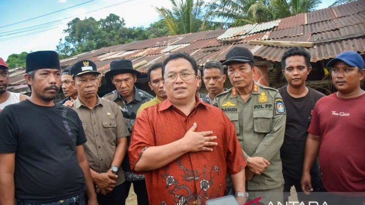 Pemerintah Kabupaten Kubu Raya mengambil langkah tegas menertibkan kios liar di Jalan Mayor Alianyang, bukan hanya untuk kerapian, tetapi juga mewujudkan ruang hijau kota dan fasilitas publik yang nyaman.
