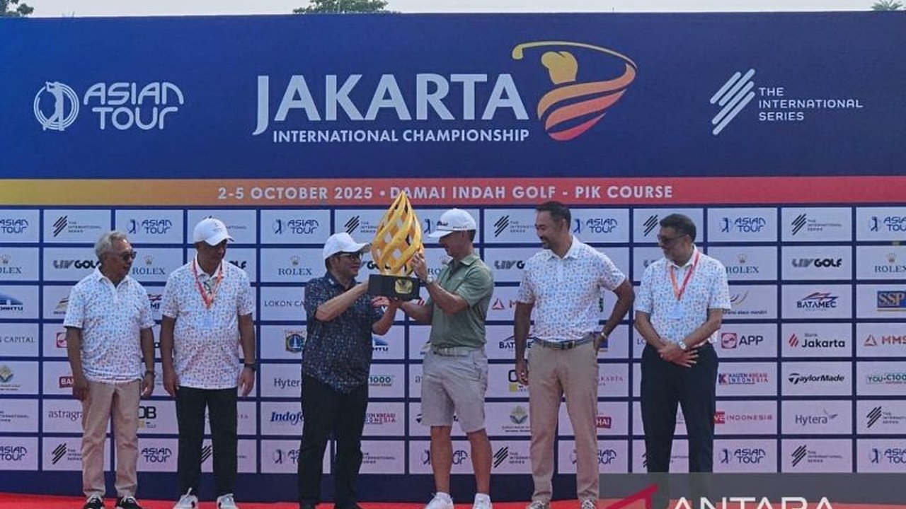 Pegolf Australia Wade Ormsby berhasil meraih gelar juara Jakarta International Championship 2025 setelah mengalahkan Scott Vincent dalam play-off sudden death yang dramatis.