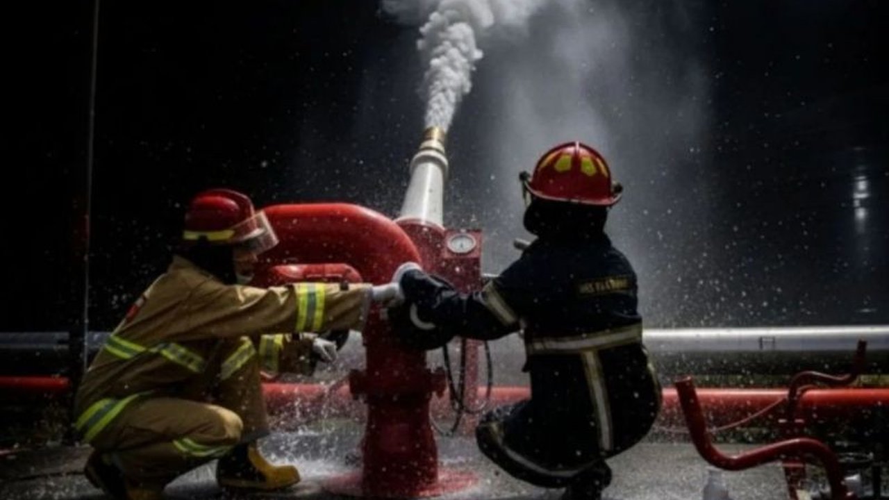 Polda Riau mengerahkan tim Labfor dan Ditreskrimsus untuk melakukan penyelidikan intensif penyebab kebakaran Kilang Pertamina Dumai yang misterius, memanggil sejumlah saksi.