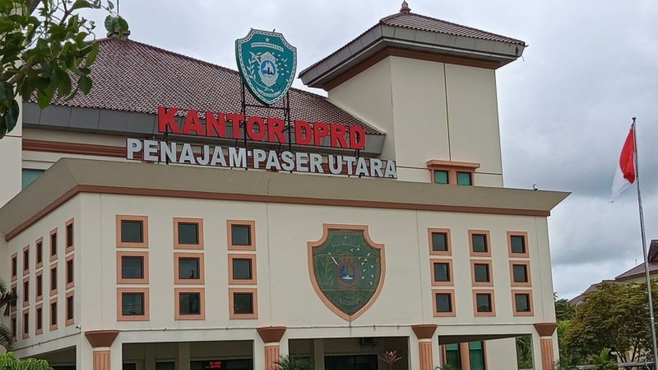 DPRD Penajam Paser Utara menyoroti pentingnya pengetahuan petugas SPPG dalam menyajikan menu Program Makan Bergizi Gratis (MBG) sesuai standar gizi nasional, meskipun implementasinya belum merata.