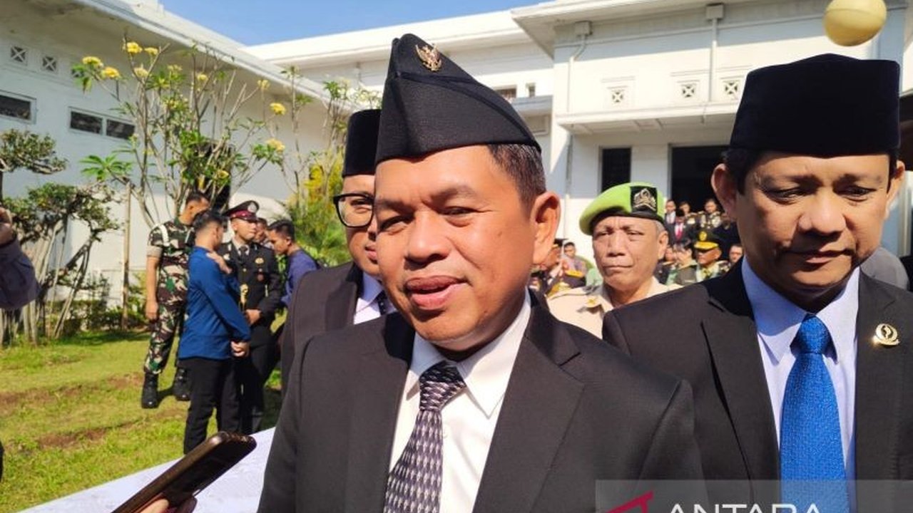 Gubernur Jabar Dedi Mulyadi menggagas gerakan Donasi Rp1.000 per Hari, sebuah inisiatif sukarela yang bertujuan untuk membantu sesama. Bagaimana mekanisme dan dampaknya bagi masyarakat?