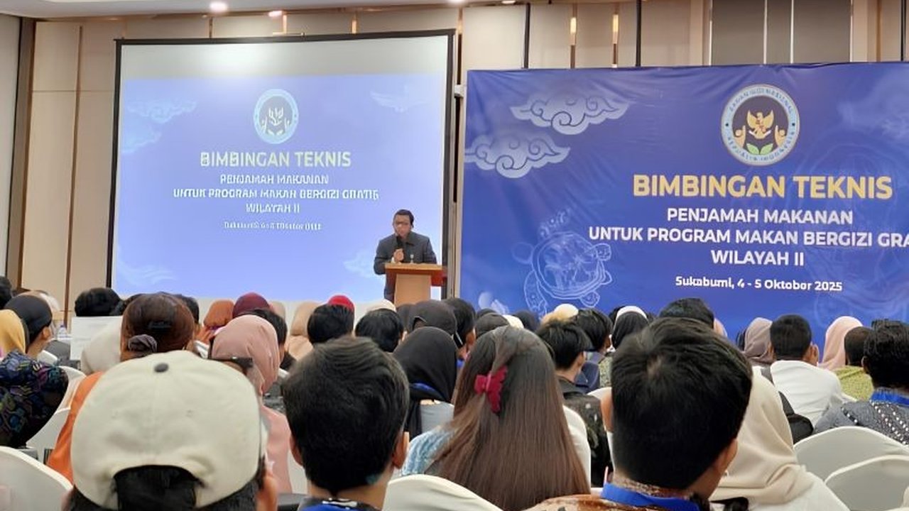 Badan Gizi Nasional (BGN) melatih 1.800 penjamah makanan di Bogor dan Sukabumi untuk memperkuat Keamanan Pangan SPPG. Langkah ini penting cegah keracunan dan pastikan gizi masyarakat.