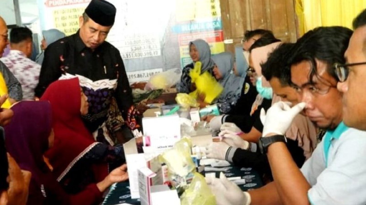 Pemerintah Kabupaten Madiun gencar lakukan skrining TB HIV Madiun secara intensif, bekerja sama dengan KPAD dan posyandu ILP. Upaya ini penting untuk deteksi dini dan menekan angka penularan, serta mengungkap 'fenomena gunung es' kasus HIV/AIDS.