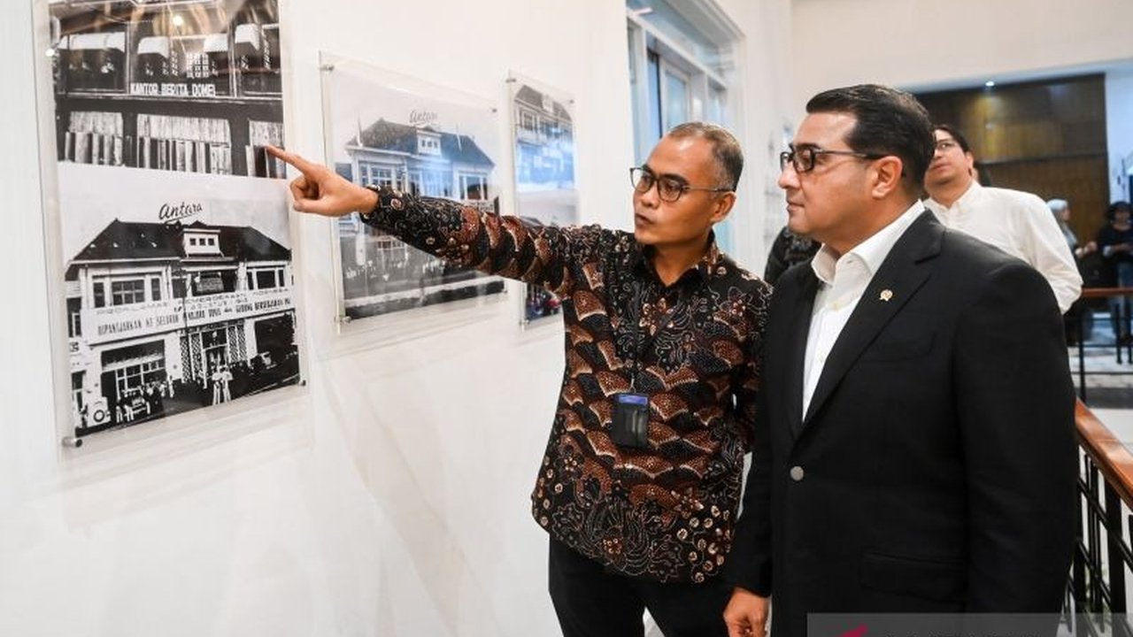 Menteri Ekonomi Kreatif Teuku Riefky Harsya menegaskan peran media dalam industri kreatif sebagai kolaborator utama untuk mendorong produk lokal mendunia. Simak selengkapnya!