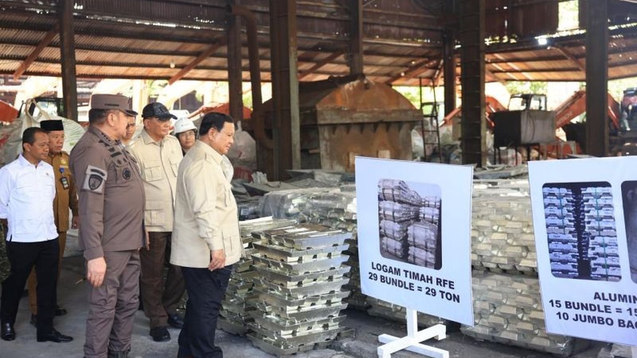 Presiden Prabowo mengungkap temuan fantastis **Tanah Jarang Monasit** senilai Rp128 triliun di Bangka Belitung, terbongkar dari praktik penambangan ilegal yang merugikan negara.