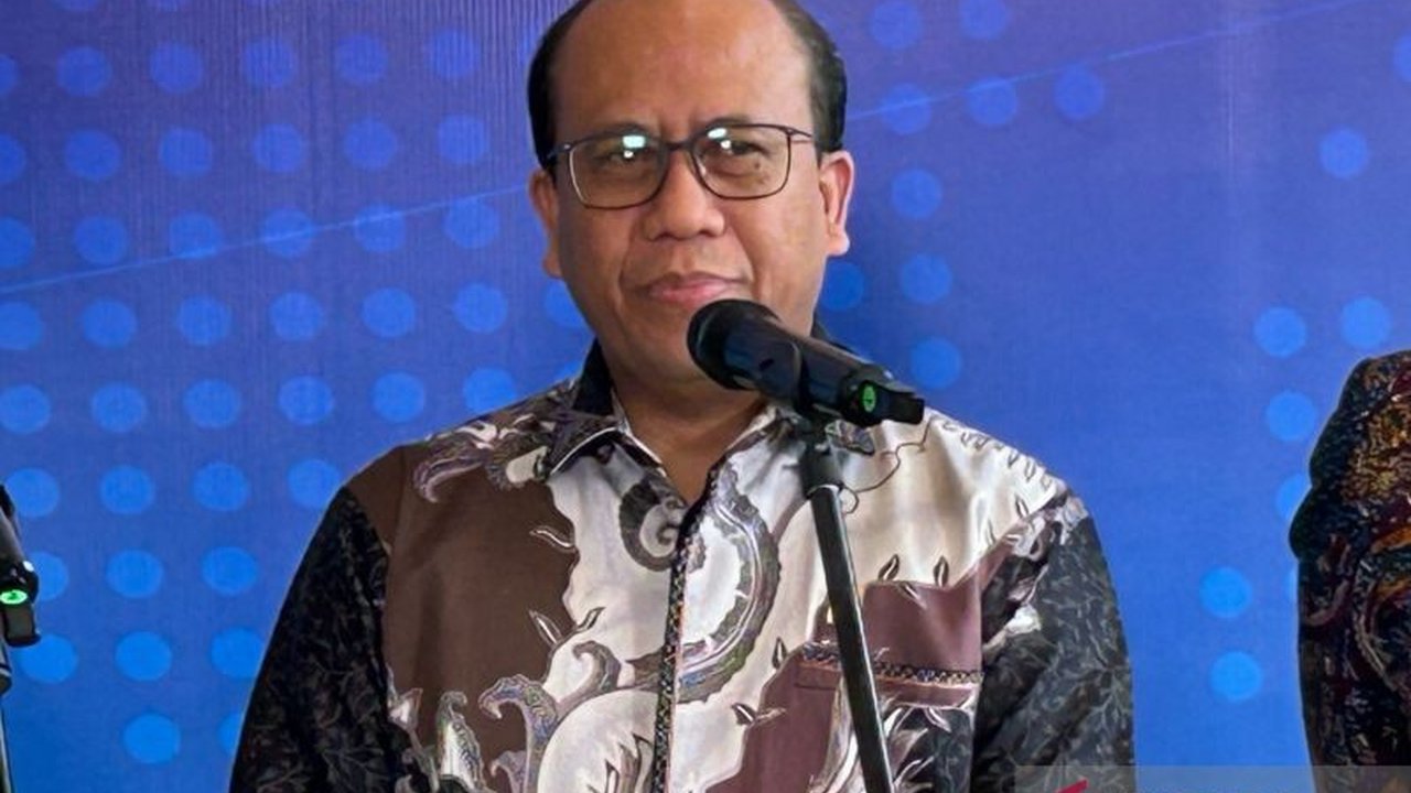 PLN optimis capai Net Zero Emisi 2060 dengan Green Supergrid, menghubungkan sumber energi terbarukan ke pusat permintaan. Bagaimana strategi besar ini akan mengatasi ketidakseimbangan pasokan?