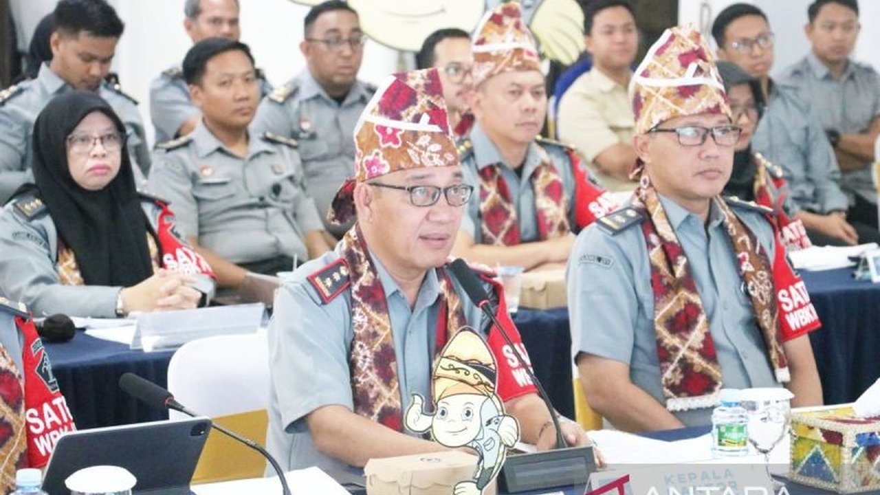 Kemenkum Kalsel serius wujudkan Wilayah Bebas Korupsi (WBK) melalui moto 'Si Haruan' dan inovasi layanan. Simak bagaimana mereka memperkuat integritas dan pelayanan publik!