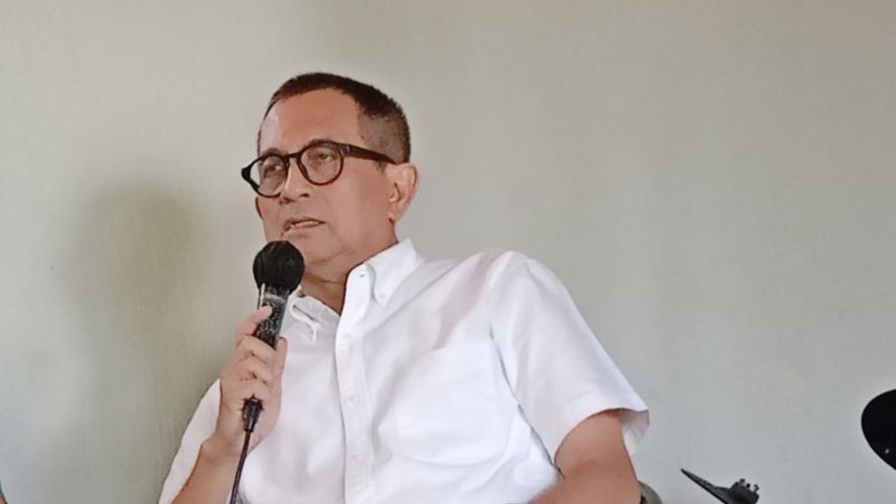 Pengamat kebijakan publik menilai kebijakan diskon tarif listrik 50% berpotensi diterapkan lagi di masa depan. Simak alasan dan syaratnya!