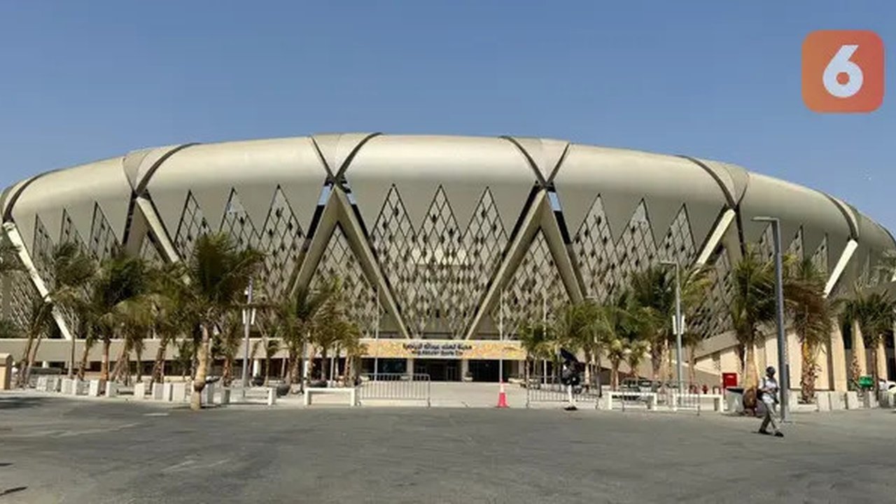 King Abdullah Sport City Stadium, tempat pertandingan Timnas Indonesia versus Arab Saudi pada round keempat Kualifikasi Piala Dunia 2026. (Bola.com/Hery Kurniawan)