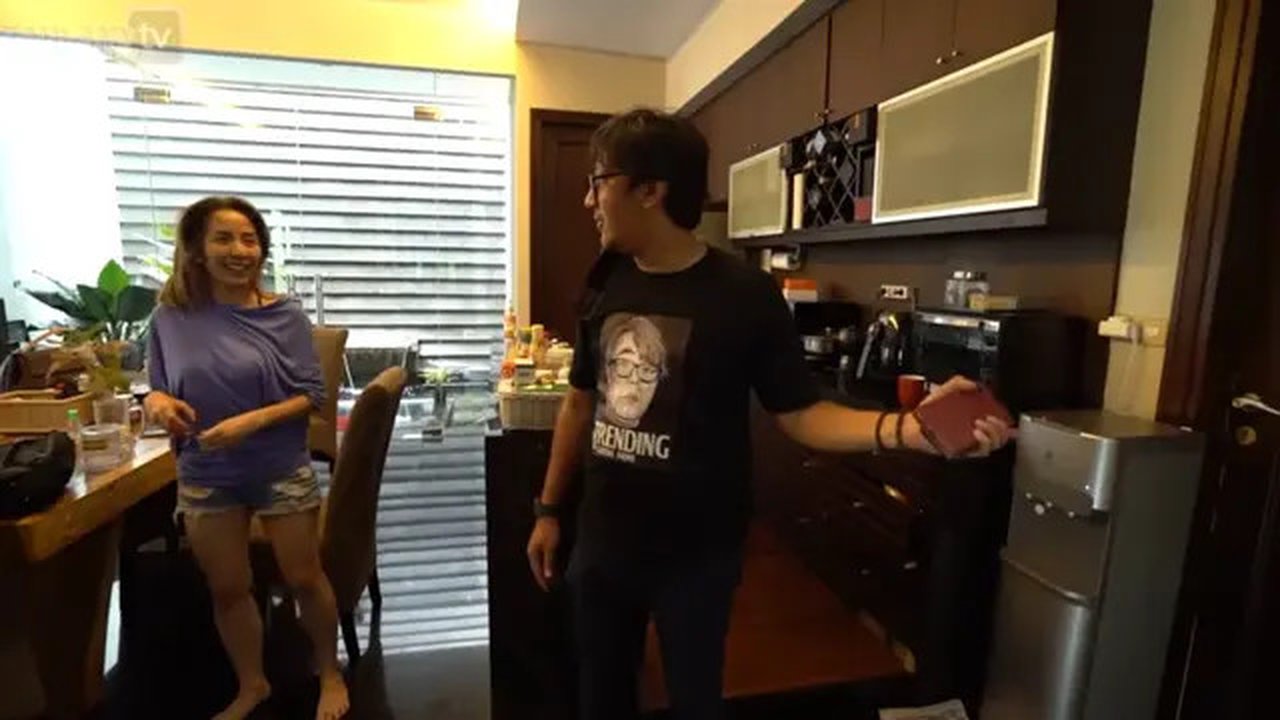 Dapur rumah Ari Lasso (Foto: YouTube TAULANY TV)