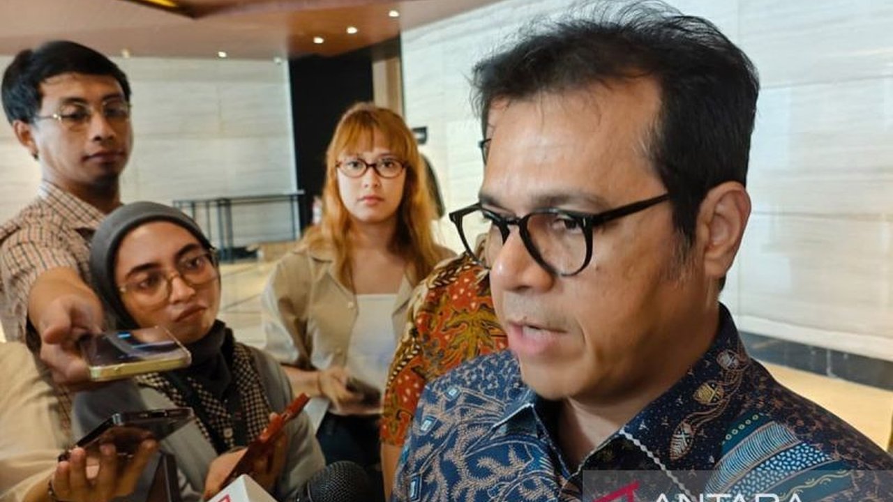 Wakil Menteri Komunikasi dan Digital (Wamenkomdigi) Nezar Patria menyatakan bahwa jurnalisme berkualitas tidak akan pernah tergantikan oleh AI, menyoroti pentingnya etika dan transparansi di tengah adopsi teknologi. Apa alasannya?