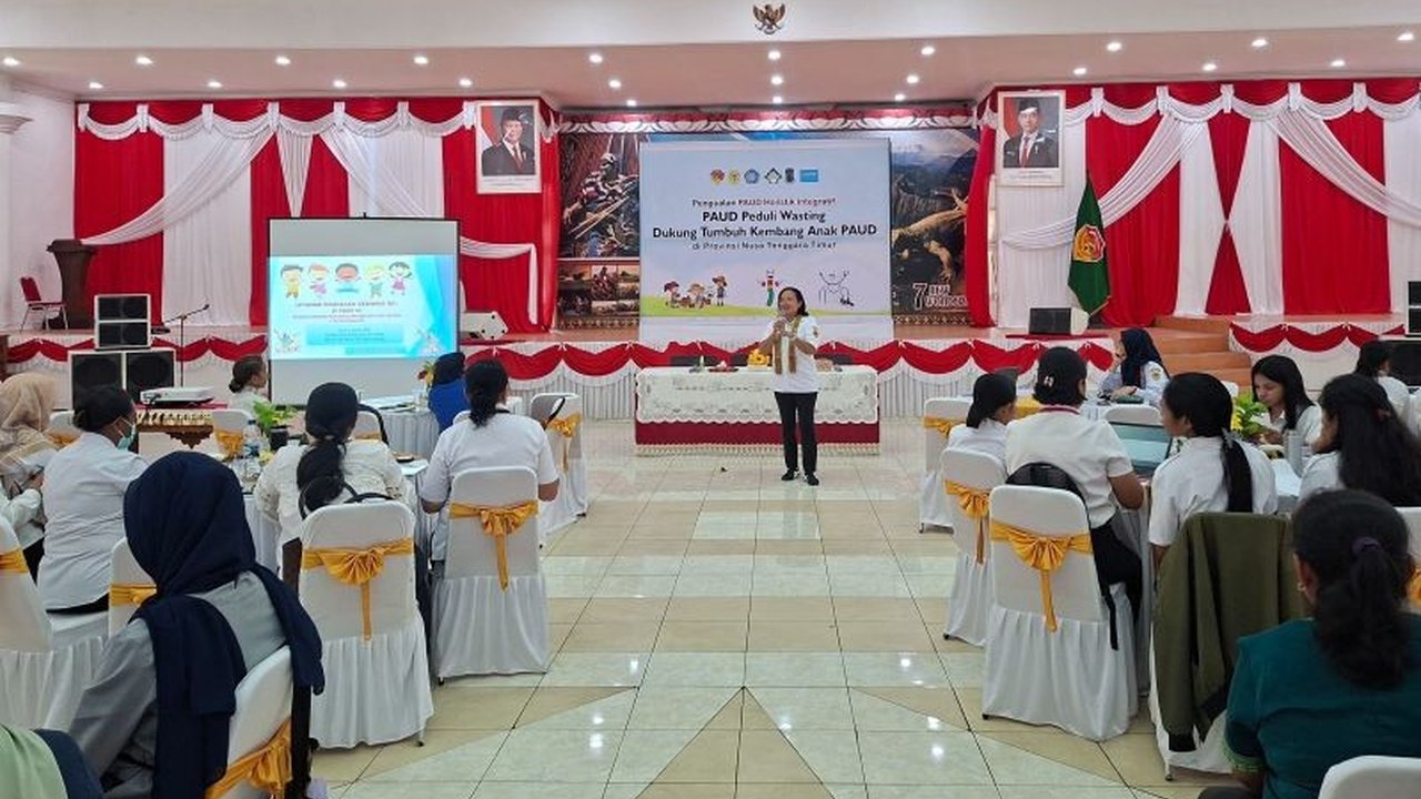 Kolaborasi TP PKK NTT dan UNICEF melatih 200 guru PAUD di Kota Kupang dalam program PAUD Peduli Wasting, upaya krusial atasi prevalensi gizi buruk tertinggi di Indonesia.