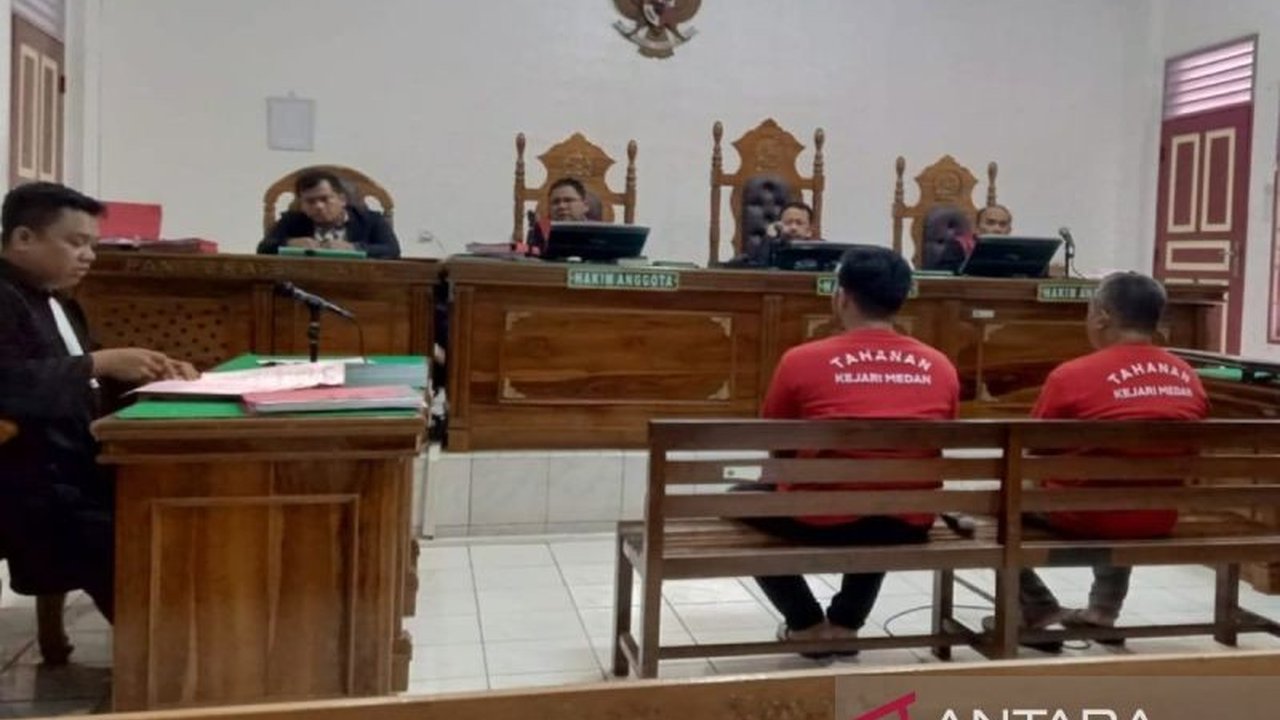 Dua kurir narkoba pembawa 10,9 kilogram sabu dituntut pidana mati oleh JPU Kejari Medan. Simak detail penangkapan dan alasan di balik tuntutan berat ini yang menggemparkan!