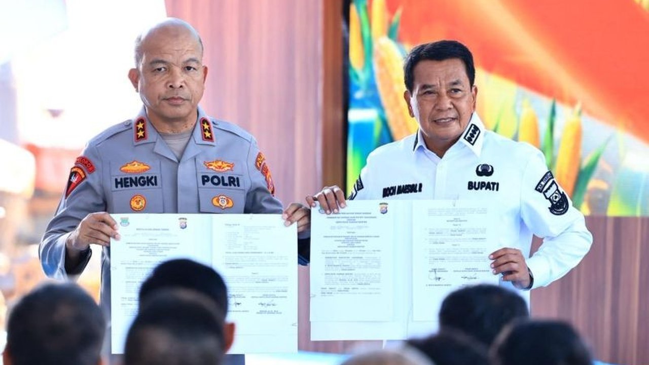 Polda Banten salurkan 160 ton jagung hasil panen ke Perum Bulog sebagai bentuk nyata dukungan ketahanan pangan nasional. Bagaimana peran kepolisian dalam menjaga stabilitas harga pangan?