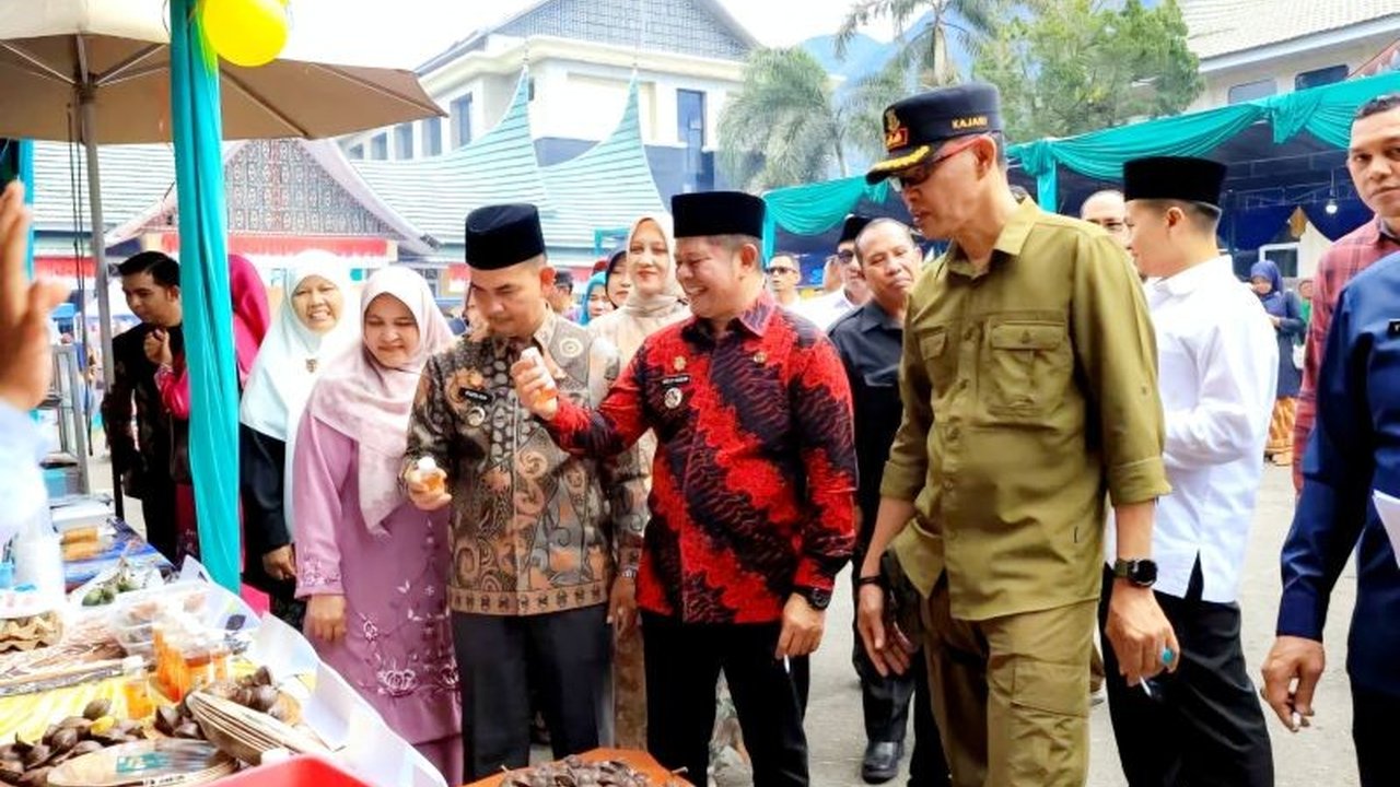 Pemerintah Kabupaten Pasaman menegaskan UMKM Pasaman sebagai tulang punggung ekonomi daerah. Perayaan HUT ke-80 sukses mendongkrak omzet pelaku usaha lokal hingga jutaan rupiah, menarik perhatian banyak pihak.