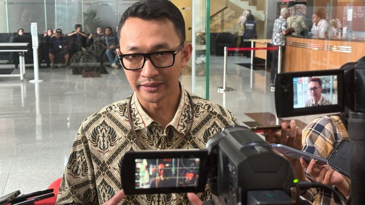 Komisi Pemberantasan Korupsi (KPK) tengah menyiapkan pengumuman tersangka dalam kasus dugaan korupsi penentuan kuota dan penyelenggaraan ibadah haji 2023-2024. Kasus kuota haji ini disinyalir merugikan negara triliunan rupiah dan publik menanti siapa yang