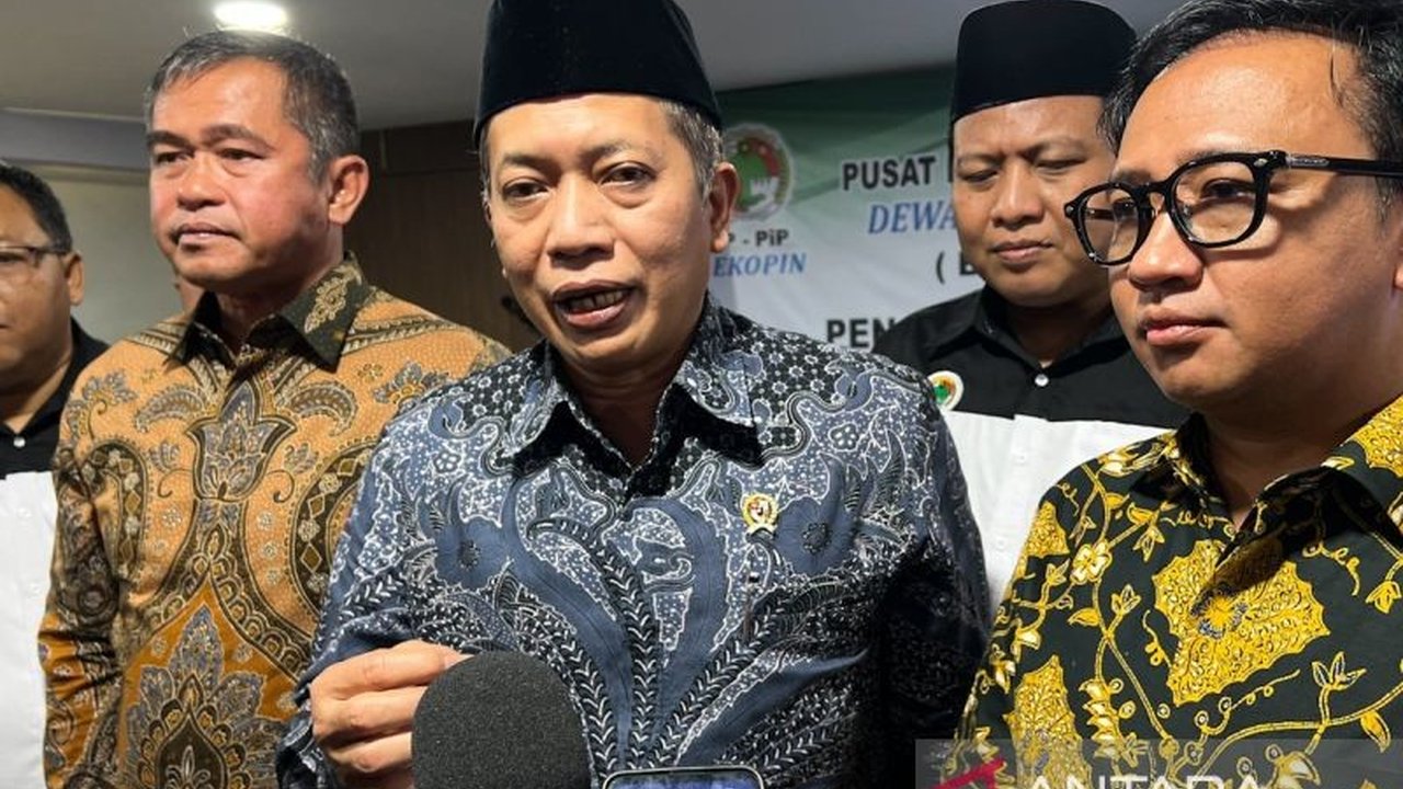 Menteri Koperasi Ferry Juliantono mengumumkan kebijakan revolusioner, Koperasi Kelola Tambang dan mineral seluas 2.500 hektare! Bagaimana ini akan mengubah lanskap ekonomi nasional?