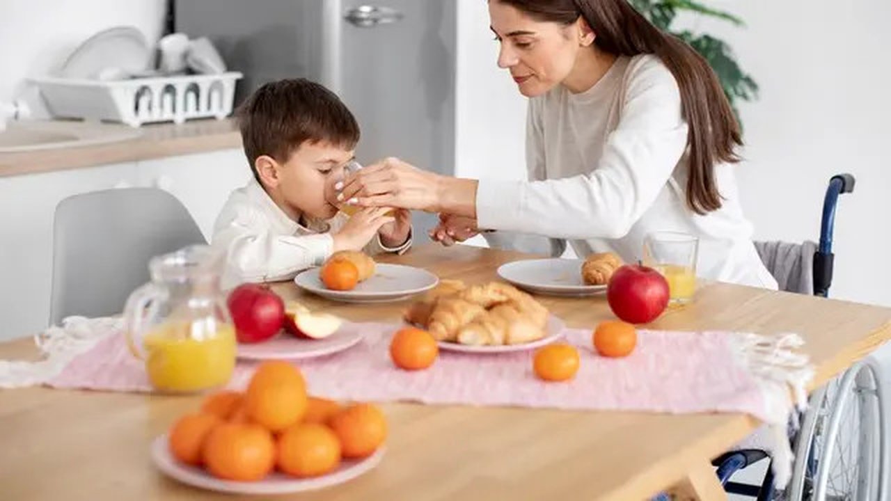 Kenali dan pahami 6 kegiatan yang ampuh dapat menstimulasi kecerdasan si kecil, agar tumbuh menjadi anak yang cerdas dan sehat.