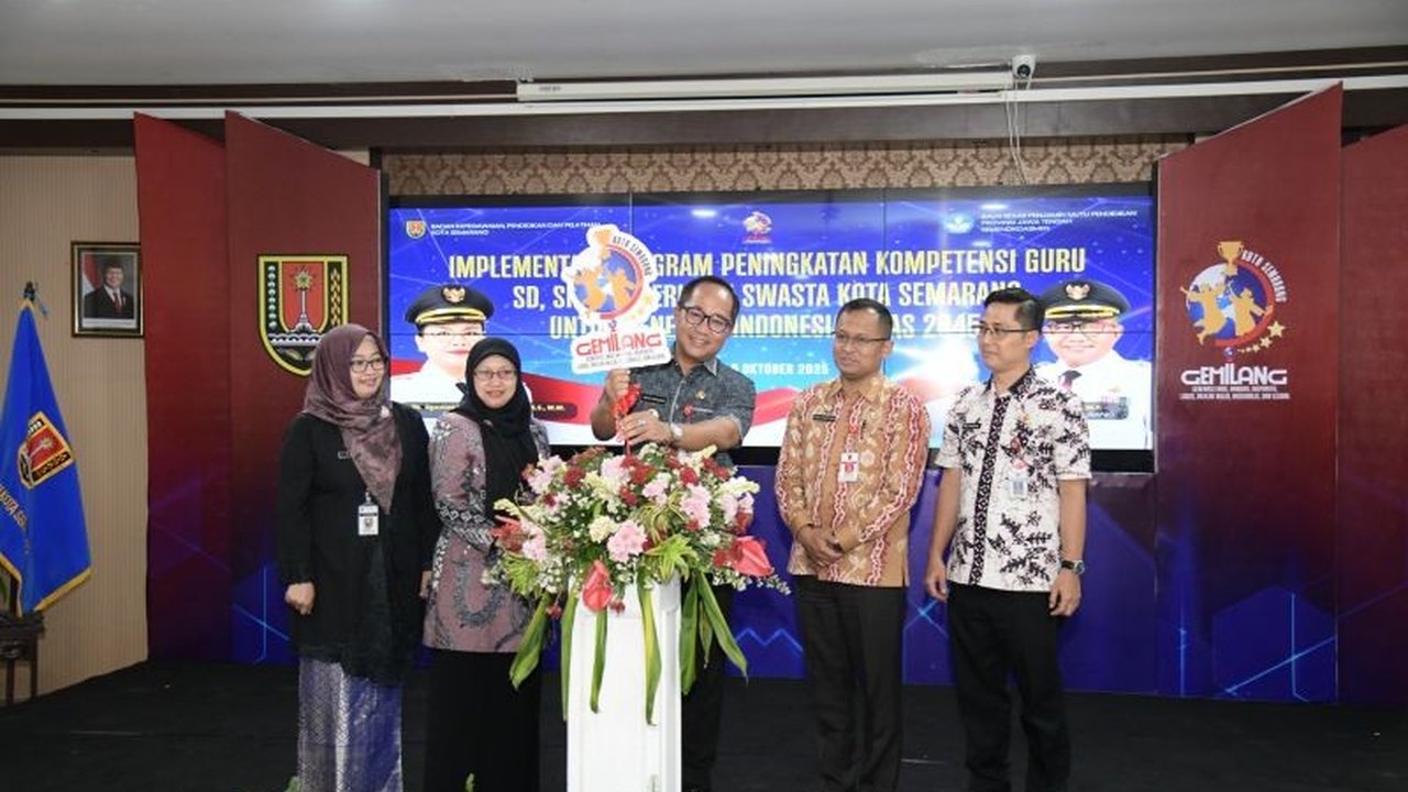 Pemkot Semarang meluncurkan Auto Simpatik, inovasi digitalisasi layanan kepegawaian terintegrasi yang memudahkan 14.429 ASN hanya dengan satu klik. Simak selengkapnya!