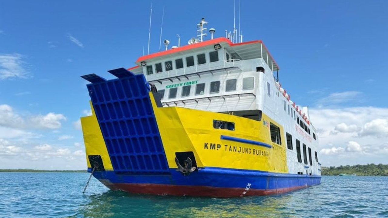 ASDP memperkuat Konektivitas Telaga Punggur-Tanjung Uban, jalur vital penghubung Batam-Bintan, untuk akselerasi pariwisata dan ekonomi lokal. Simak data lalu lintasnya!