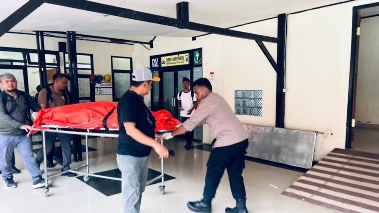 Seorang guru bernama Melani Wamea Guru Tewas Dianiaya KKB di Holuwon, Yahukimo, Papua Pegunungan. Insiden tragis ini menambah daftar panjang kekerasan di wilayah tersebut dan memicu pertanyaan tentang keamanan.