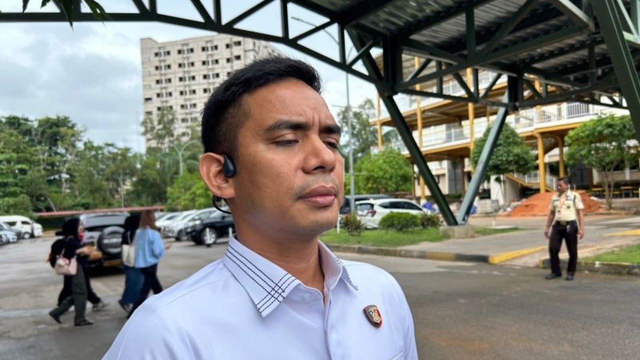 Polda Kepri segera melimpahkan berkas kasus korupsi Batu Ampar yang merugikan negara Rp30,6 miliar, menyeret 7 tersangka dalam proyek fiktif.