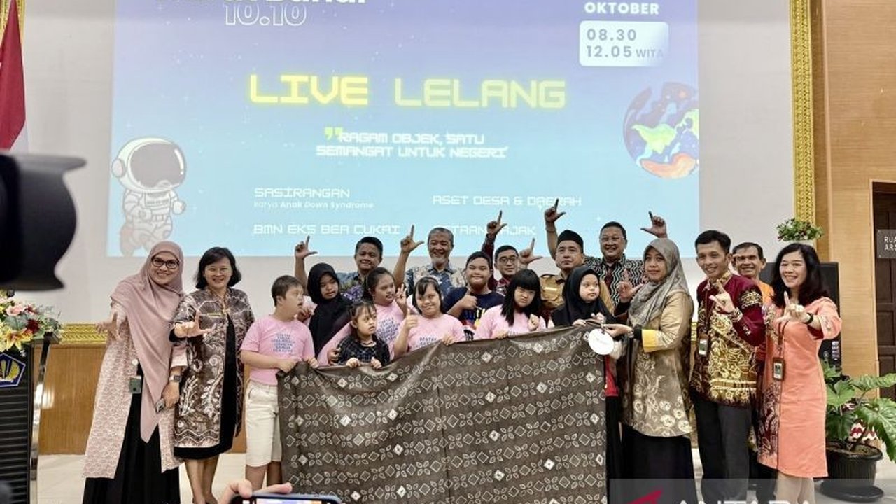 Kementerian Keuangan sukses menggelar Lelang Sasirangan Sindrom Down, menunjukkan komitmen pada kesetaraan hak. Karya anak-anak istimewa ini laku terjual, menarik perhatian publik.