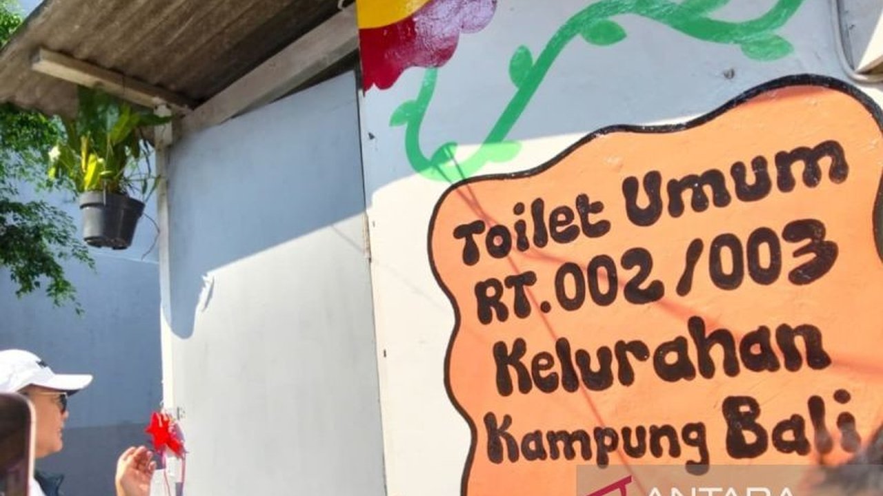 Program bebas buang air besar sembarangan (BABS) di Jakarta Pusat mendapat dukungan signifikan dengan distribusi 100 toilet dan tangki septik di 37 kelurahan. Bagaimana langkah ini meningkatkan akses sanitasi Jakarta Pusat?