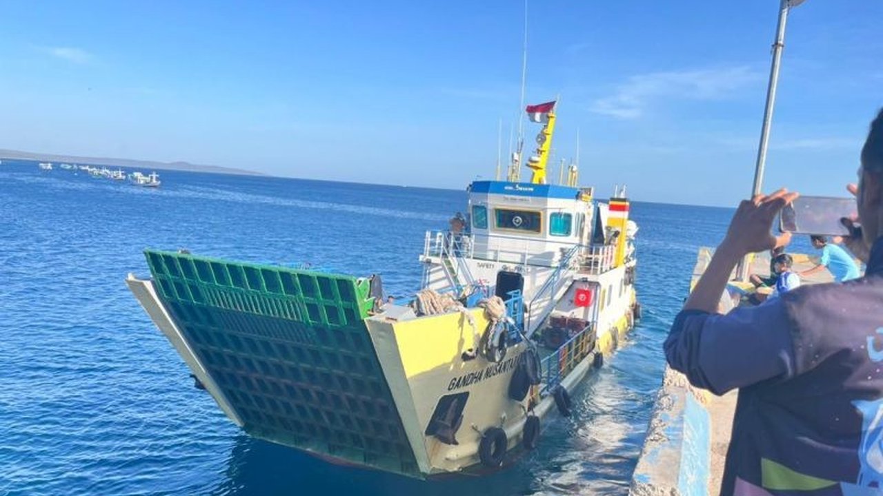 PT Pelni (Persero) Cabang Kupang **gratiskan kapal rede wisata** KM Gandha Nusantara 10 setiap Sabtu ke Pulau Kera. Simak bagaimana layanan ini mendongkrak pariwisata dan ekonomi lokal di NTT.