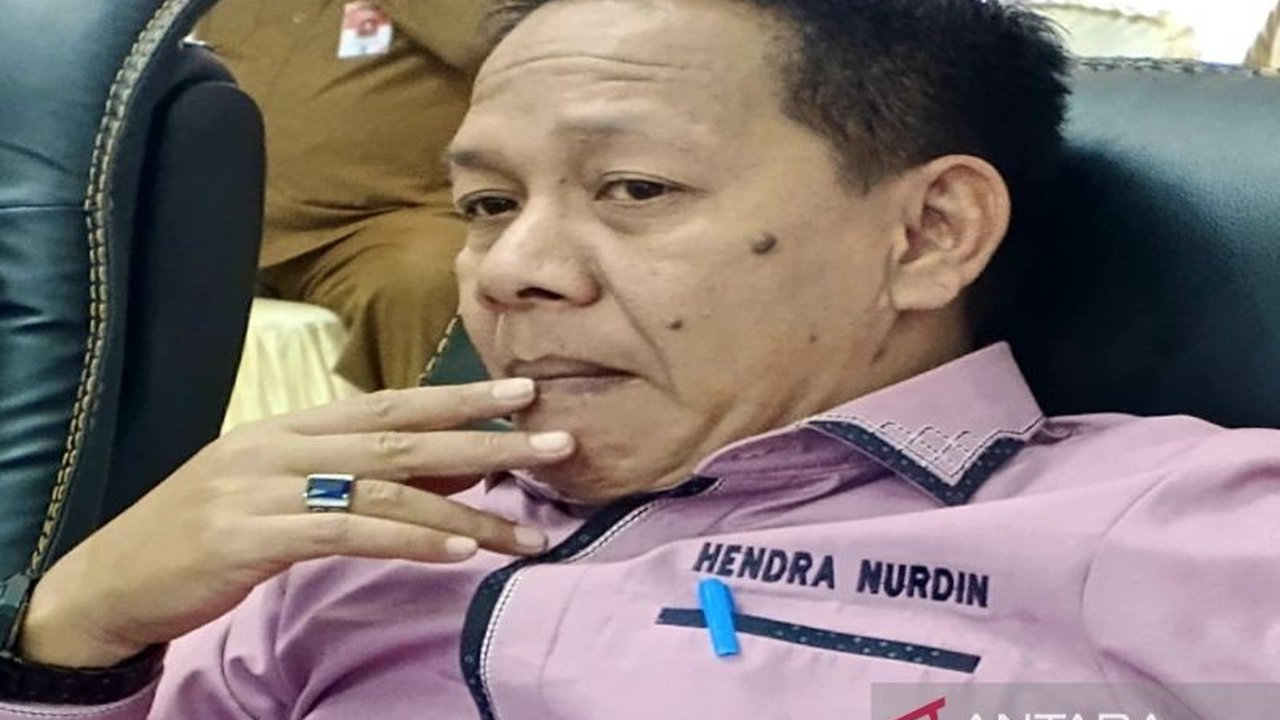 DPRD Gorontalo Utara mendesak agar 60 guru madrasah honorer dapat diangkat menjadi PPPK, memperjuangkan kejelasan status bagi mereka yang telah lama mengabdi.