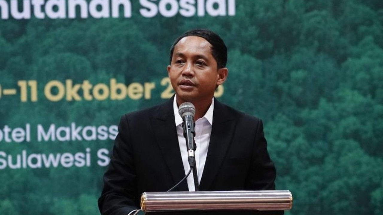 Menteri Kehutanan Raja Juli Antoni mengungkapkan Perhutanan Sosial telah memberikan kontribusi signifikan terhadap pembangunan ekonomi inklusif dan keberlanjutan ekologis, dengan nilai transaksi mencapai Rp4,5 triliun. Bagaimana program ini mencapai targe