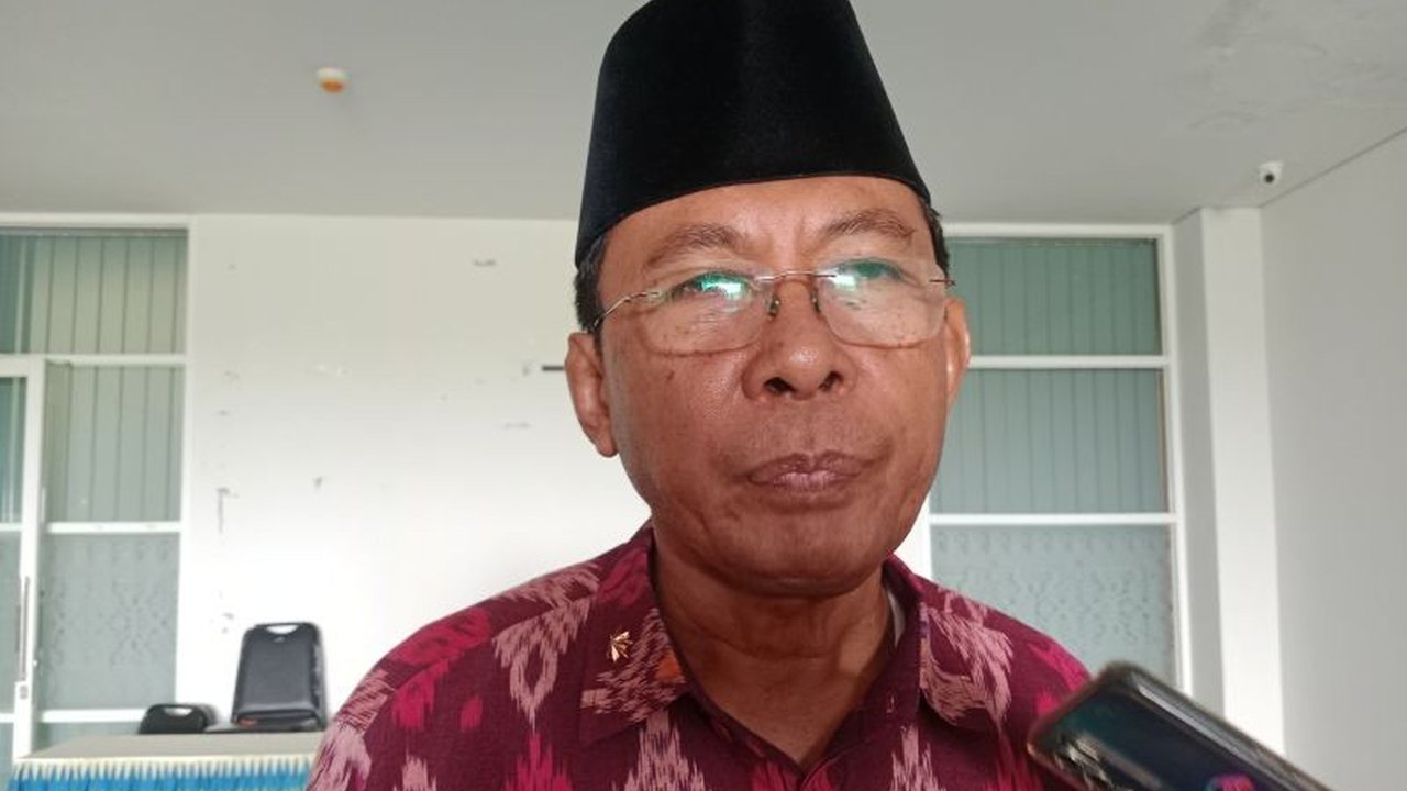 Pemerintah Lombok Tengah memastikan stok pupuk bersubsidi aman untuk musim tanam pertama 2025. Penyaluran stok pupuk Lombok Tengah sudah 49%, sisanya siap didistribusikan, membuat petani tidak perlu khawatir.