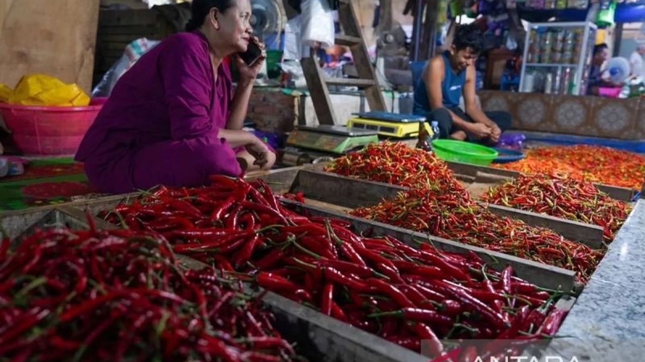 Badan Pangan Nasional (Bapanas) melaporkan mayoritas harga pangan nasional mengalami penurunan, termasuk cabai rawit dan bawang merah. Penasaran detailnya?