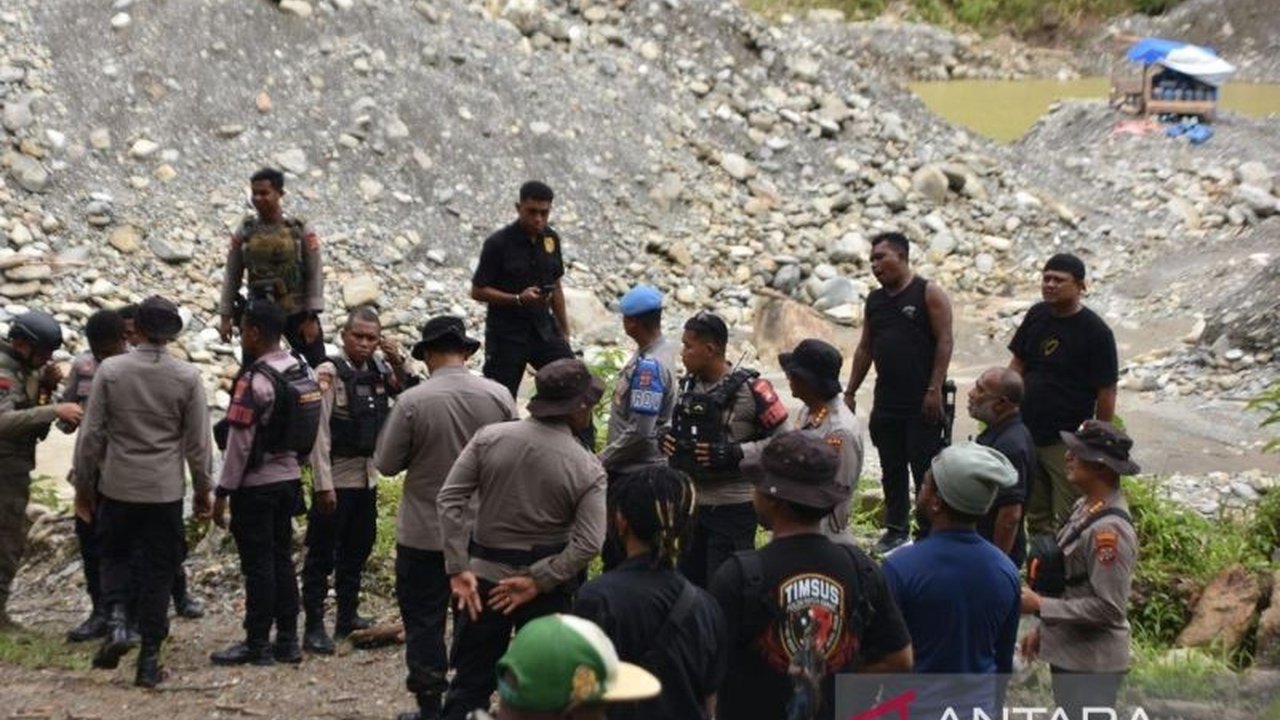 Polda Papua Barat menggelar Operasi Penertiban Tambang Emas Ilegal Manokwari di Distrik Wasirawi, namun tim tidak menemukan aktivitas penambangan, hanya ada warga di lokasi. Apa yang terjadi?