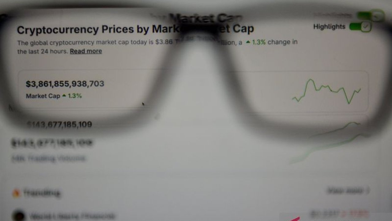 Studi LPEM FEB UI mengungkap **pajak kripto** yang kompetitif krusial untuk menarik investor ke platform legal. Kebijakan ini berpotensi mendongkrak kontribusi ekonomi hingga Rp260 triliun. Simak selengkapnya!