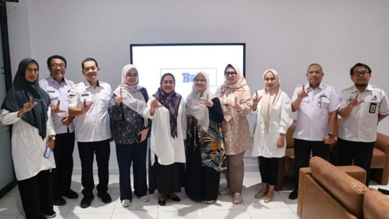 Pustakawan Kementerian PANRB RI melakukan studi layanan dan inovasi perpustakaan di Dinas Perpustakaan Kota Makassar, tertarik dengan 11+ inovasi yang telah meraih penghargaan.