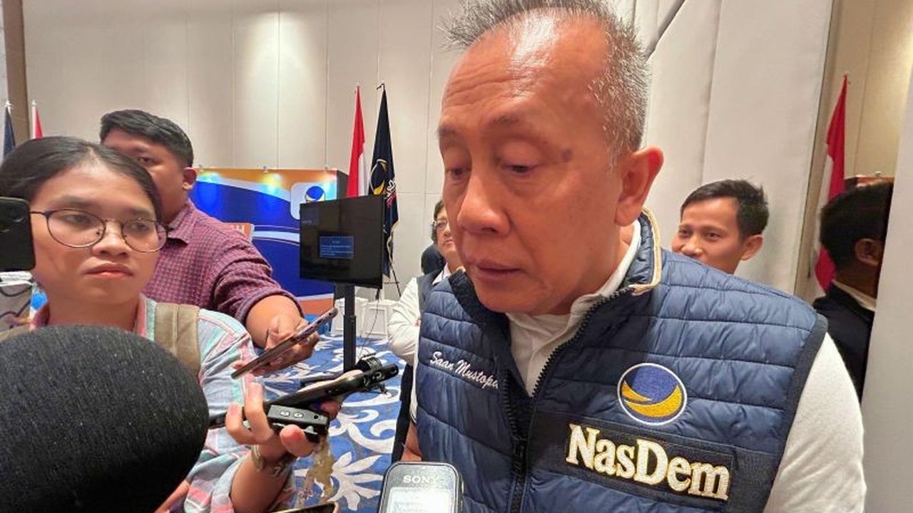 DPR RI mendesak para pelaksana segera merealisasikan visi besar Presiden Prabowo Subianto jelang setahun pemerintahan, termasuk program Makan Bergizi Gratis, demi kemajuan bangsa dan kemakmuran rakyat.