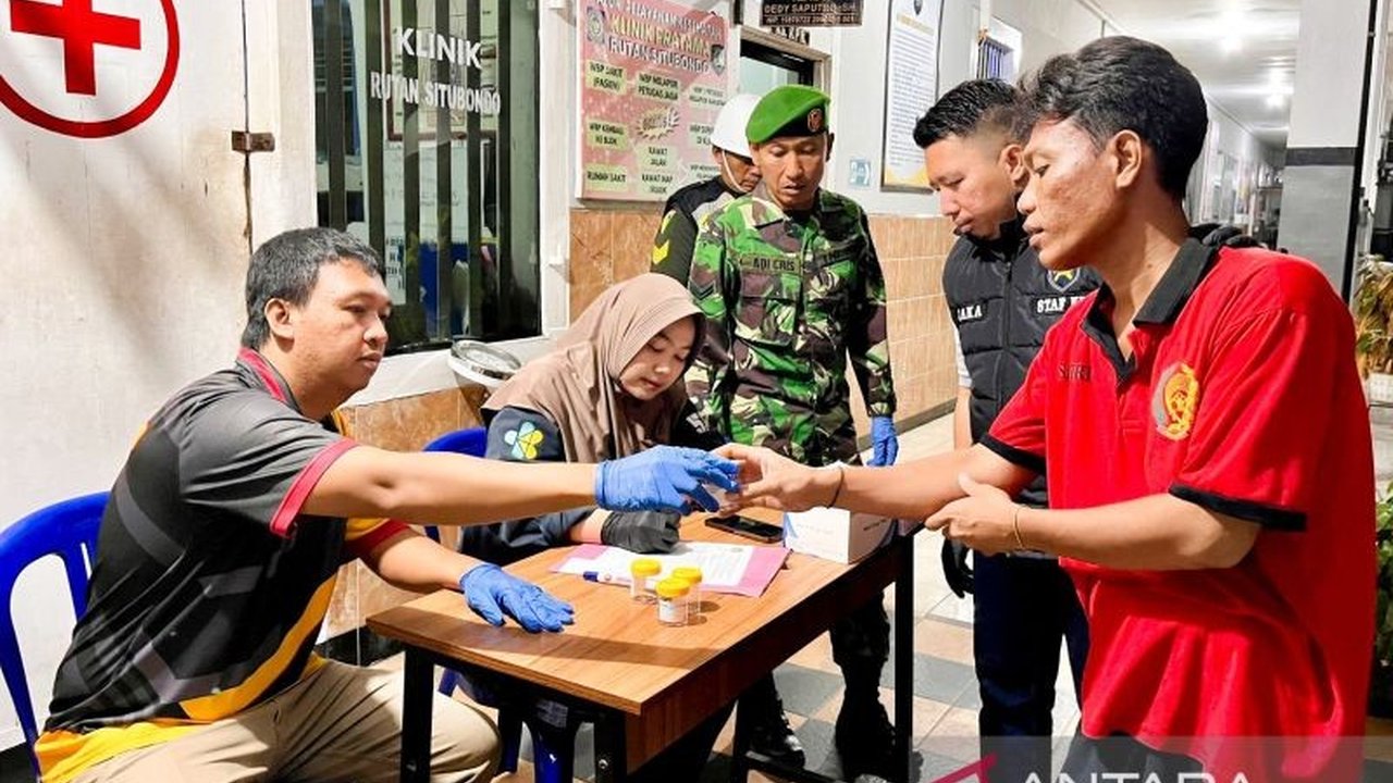 Rutan Situbondo menggelar tes urine acak dan sidak blok hunian WBP, memastikan komitmen penuh terhadap lingkungan bebas narkoba. Hasilnya? Semua negatif!