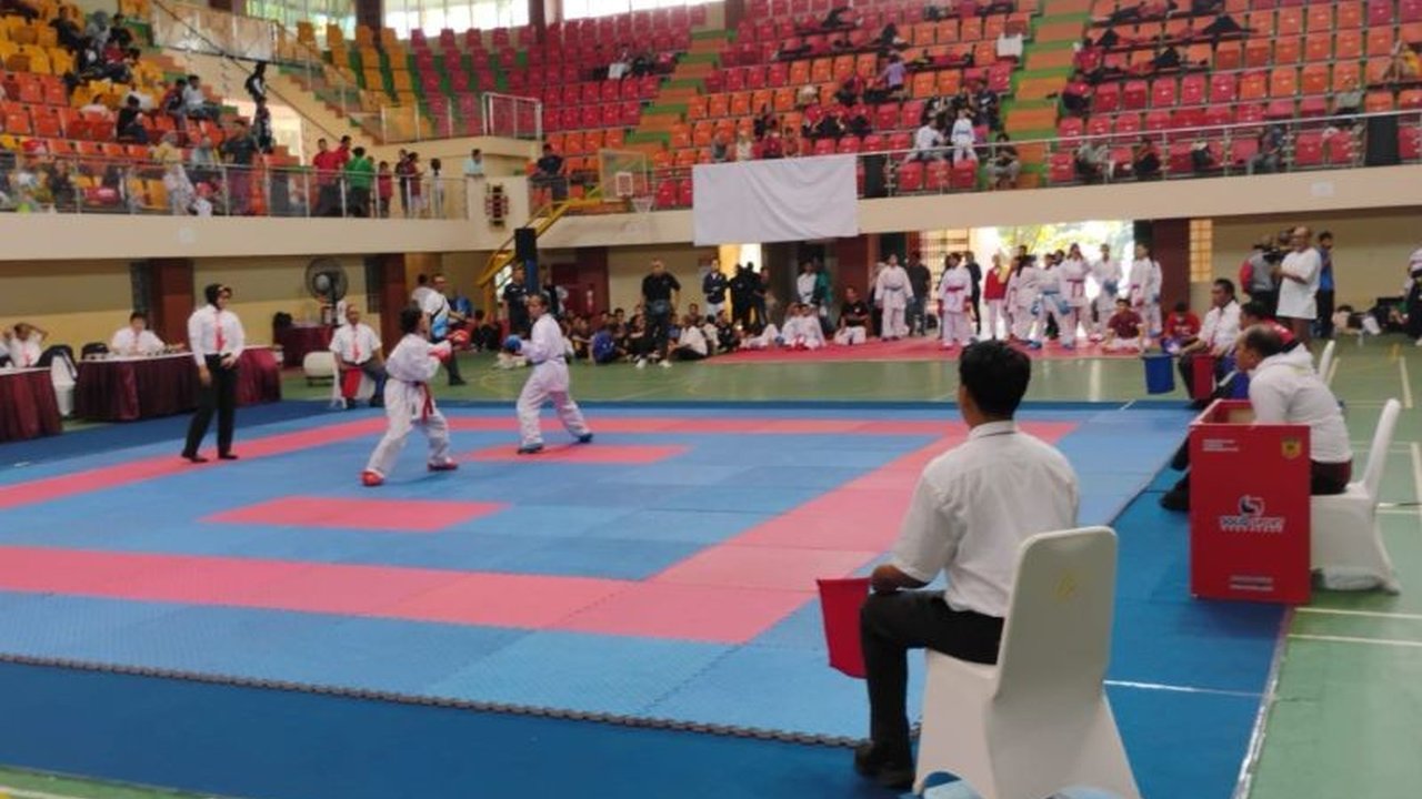 Kejuaraan Provinsi (Kejurprov) Karate DKI Jakarta menjadi ajang strategis pembinaan mental dan regenerasi atlet, menjaring lebih dari 200 karateka muda berbakat untuk masa depan prestasi Jakarta.