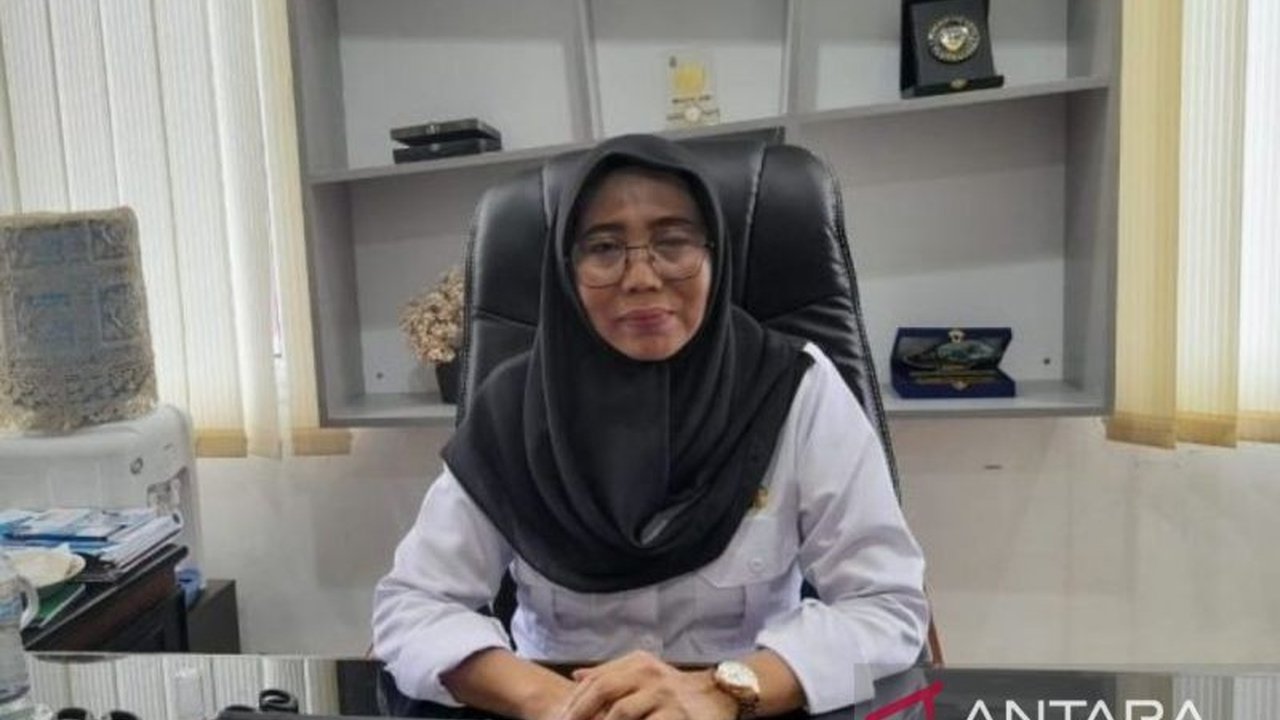 Pemerintah Kabupaten Bangka Tengah menargetkan penurunan angka stunting dari 21% menjadi 18% pada akhir 2025. Berbagai strategi digencarkan, termasuk monitoring dan program Genting untuk mengatasi masalah stunting.