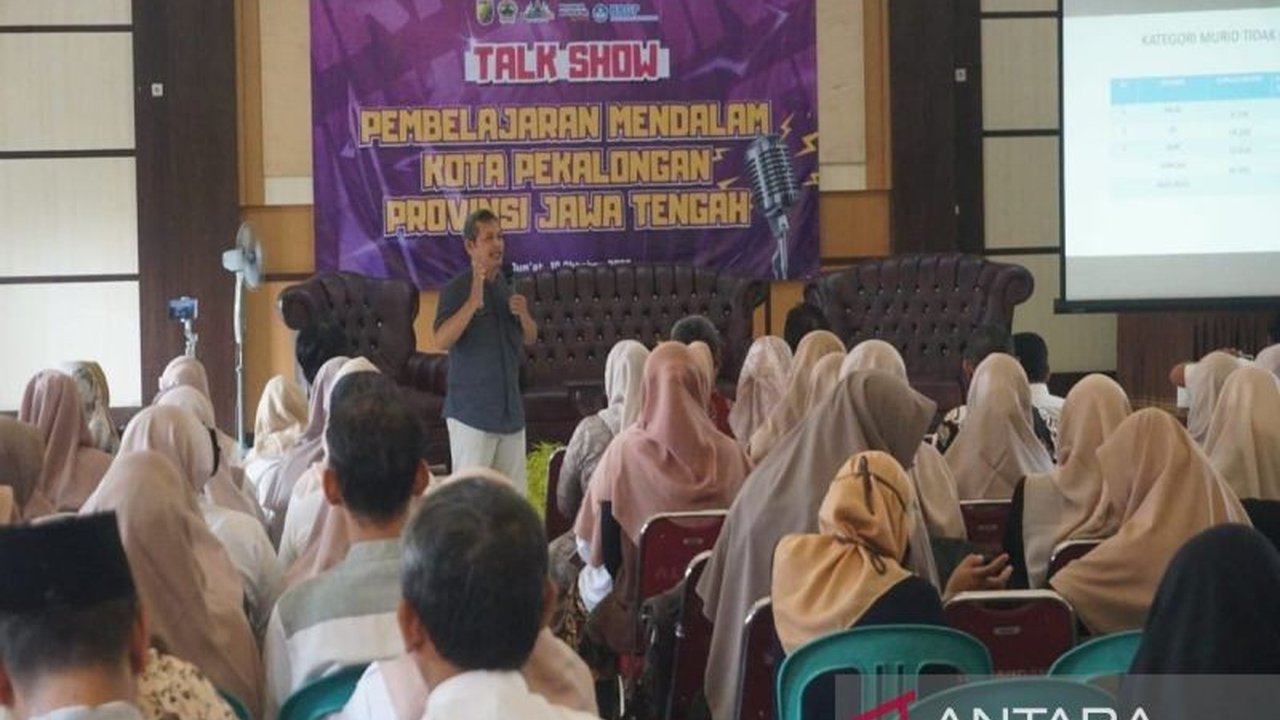 Pekalongan kini mengadopsi pendekatan Deep Learning di seluruh jenjang pendidikan. Bukan kurikulum baru, metode ini mengubah interaksi guru-siswa demi pemahaman mendalam. Penasaran bagaimana implementasinya?
