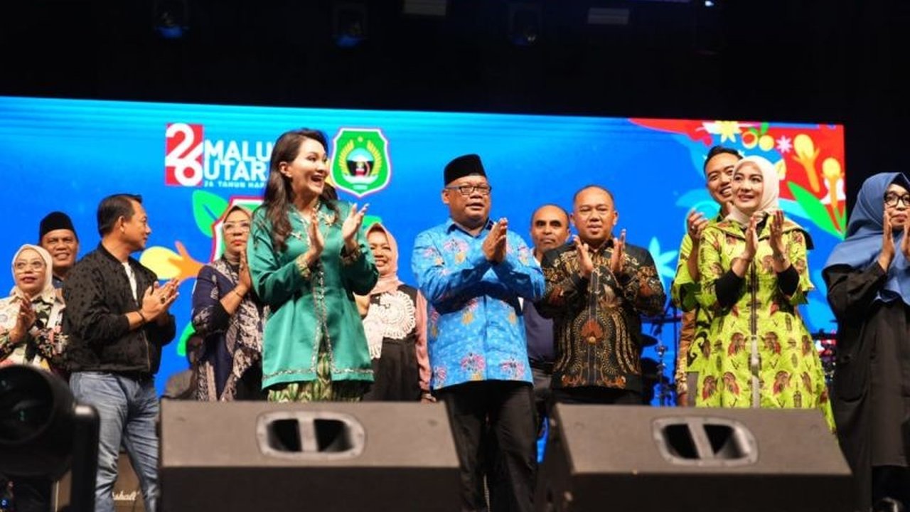 Pesta Rakyat Malut berhasil menghipnotis ribuan warga Sofifi dalam puncak peringatan Hari Jadi ke-26 Maluku Utara, menandai kebangkitan ekonomi dan persatuan.