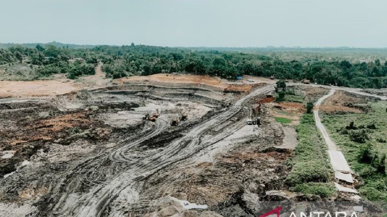 Dinas ESDM Kaltim intensif memantau 36 perusahaan yang terkena sanksi penghentian operasional sementara oleh Kementerian ESDM. Bagaimana nasib Sanksi Tambang Kaltim ini ke depannya?